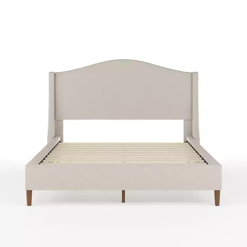 Letto a piattaforma imbottito Amelia con testiera curva e sponde imbottite