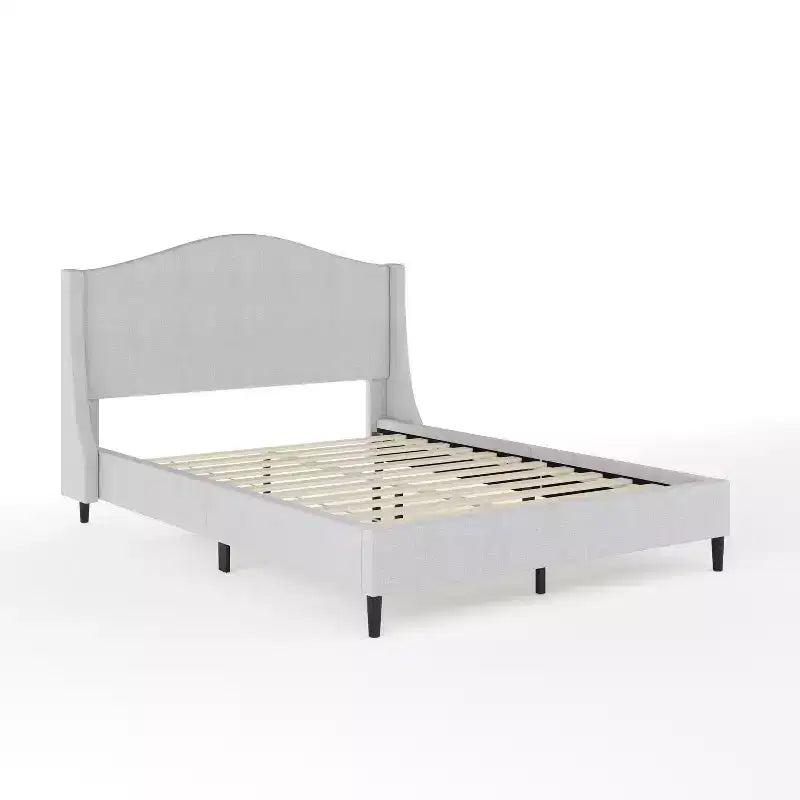 Letto a piattaforma imbottito Amelia con testiera curva e sponde imbottite