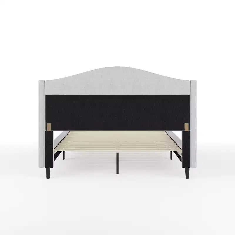 Letto a piattaforma imbottito Amelia con testiera curva e sponde imbottite