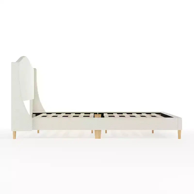 Letto a piattaforma imbottito Amelia con testiera curva e sponde imbottite
